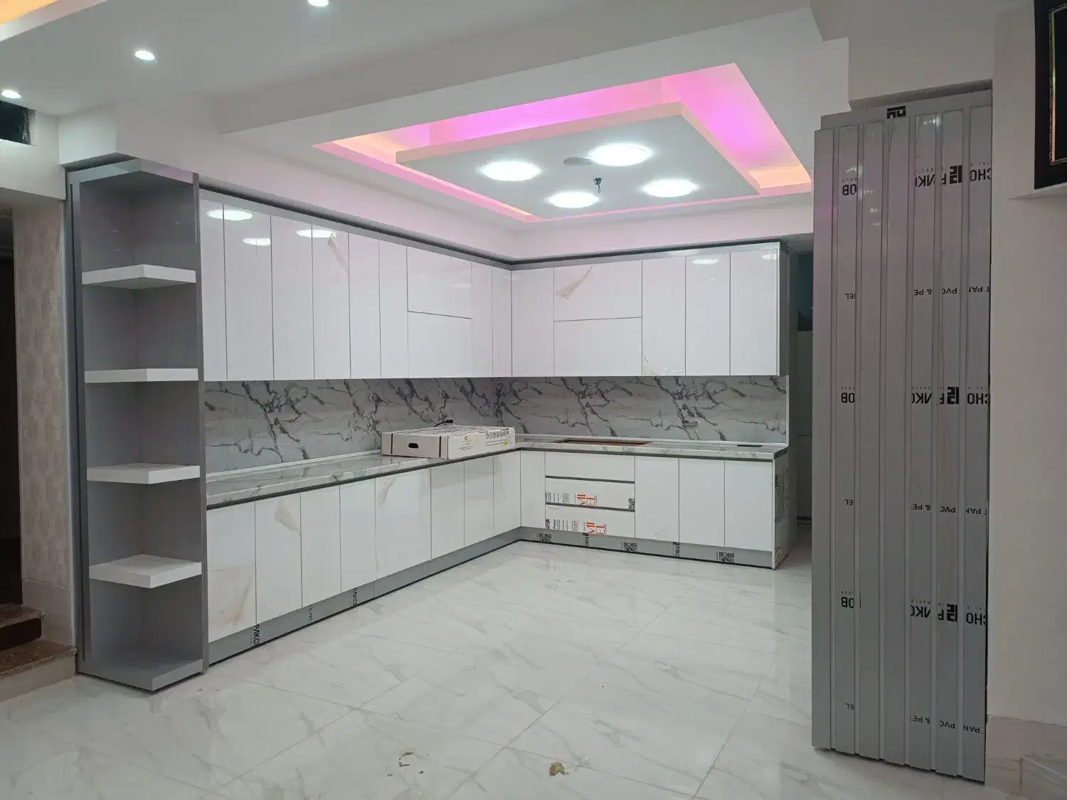 نصاب کابینت و درب چوبی و قرنیز|خدمات پیشه و مهارت|یزد, |دیوار