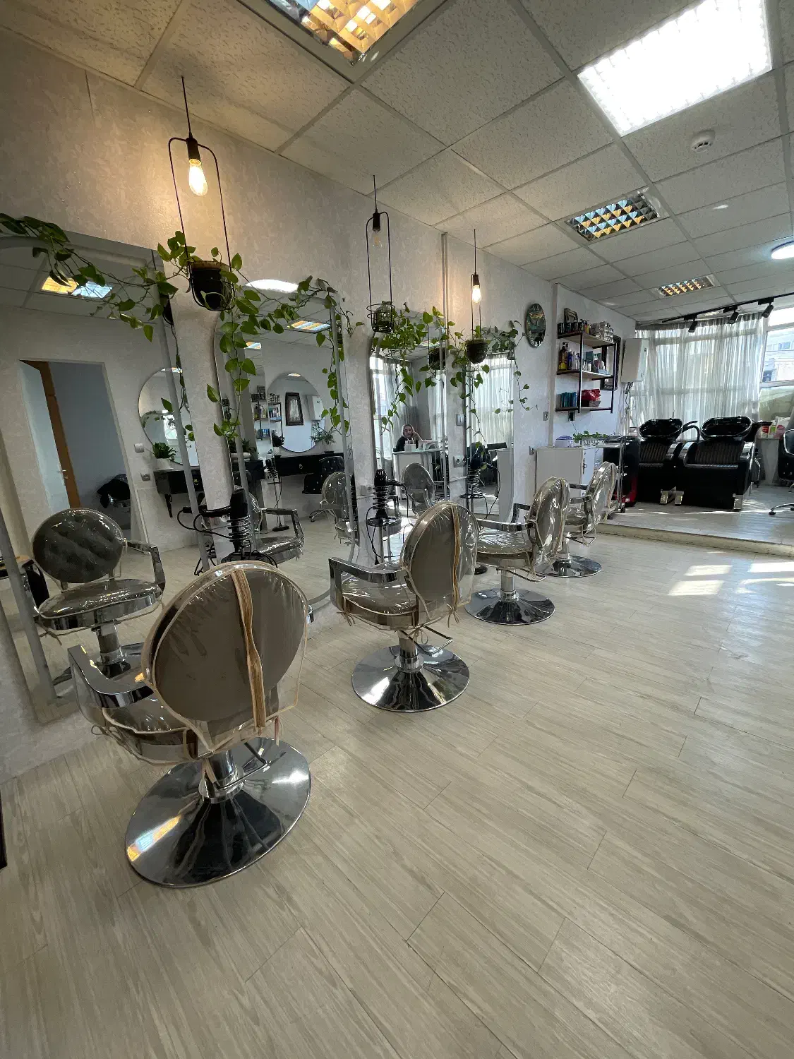 استخدام پرسنل فول مشتری|استخدام درمانی، زیبایی، بهداشتی|تهران, وحیدیه|دیوار