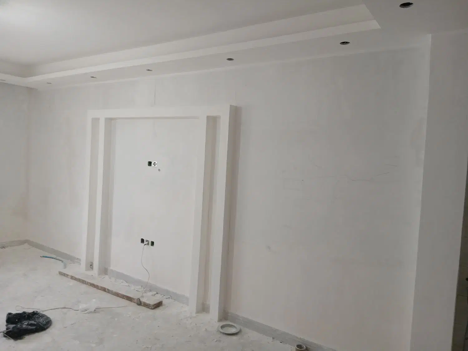 نقاشی ساختمان وکناف وغیره با قیمت مناسب|خدمات پیشه و مهارت|رشت, لاکان شهر|دیوار