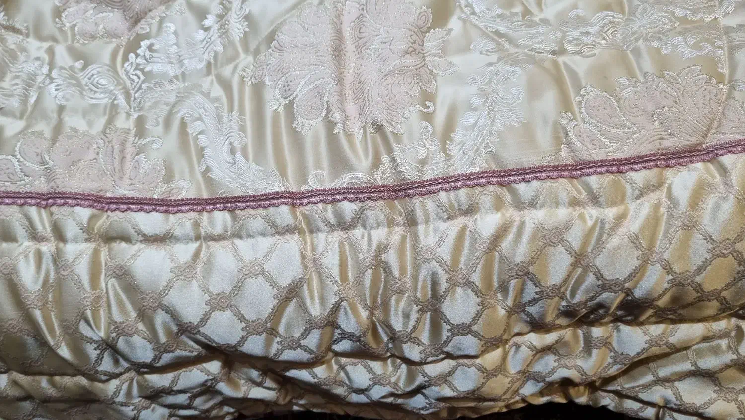 روتختی ترک ساتن|سرویس روتختی|کاشان, دانش|دیوار