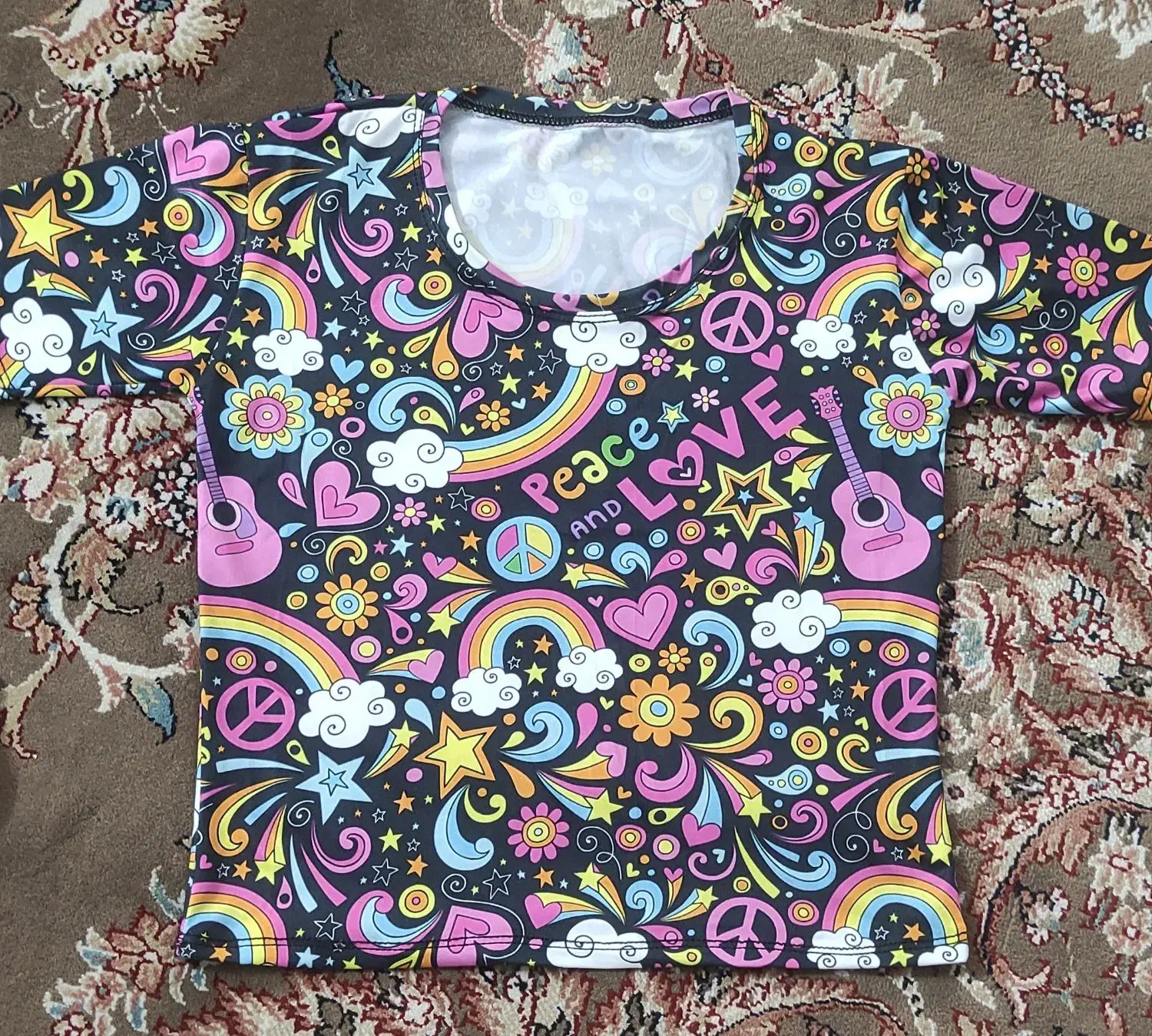 ست کراپ شورتک|لباس|کاشان, کارگر|دیوار