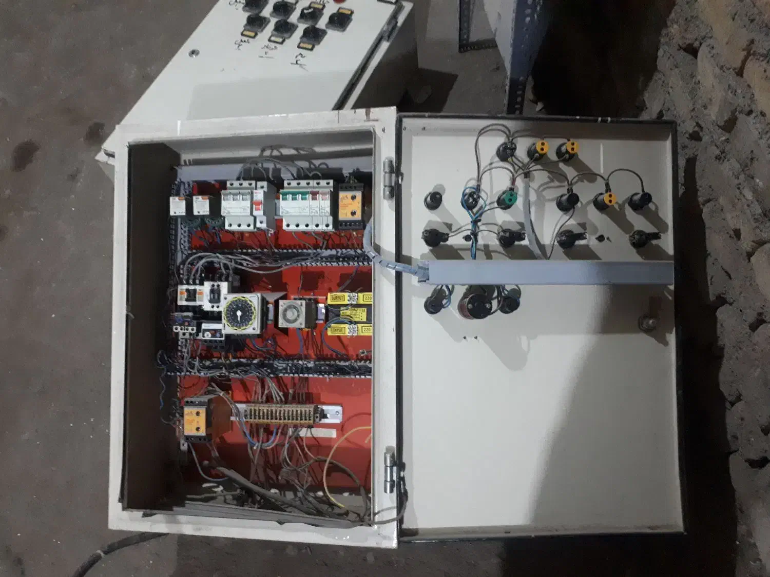 تابلو برق.تابلوبرق سالم ب شرط در حد نو نو|مصالح و تجهیزات ساختمان|کرج, شهرک سهرابیه|دیوار