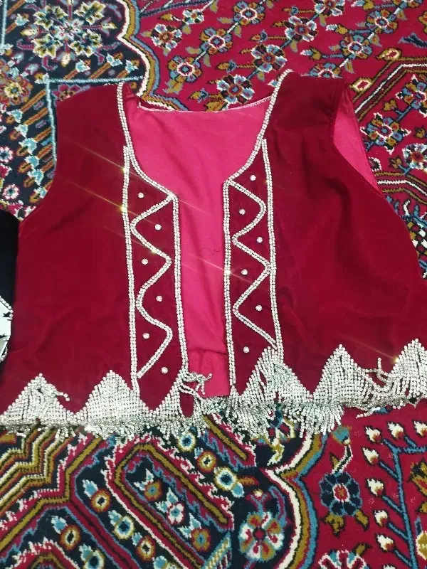 دوتا سخمه|لباس|جوانرود, |دیوار