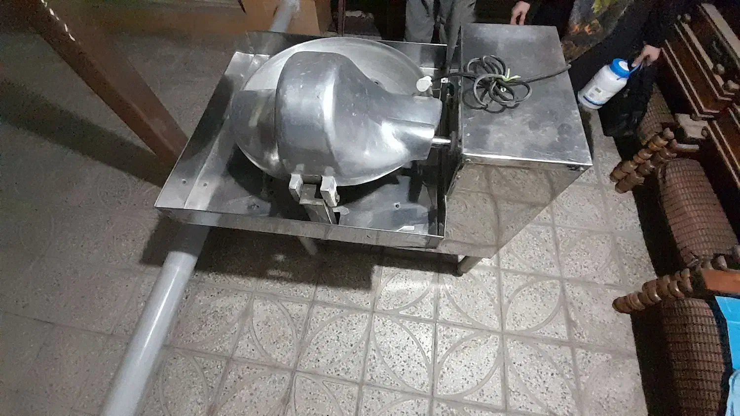 سبزی خرد کن|خردکن، آسیاب، غذاساز|ابریشم, |دیوار