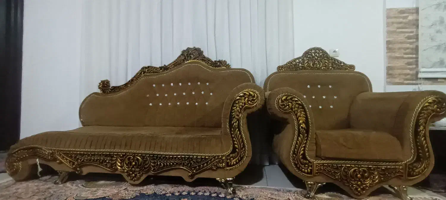 مبل راحتی تاج دار|مبلمان خانگی و میز عسلی|آستانه اشرفیه, |دیوار