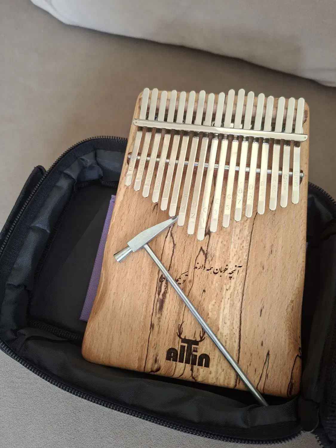 ساز کالیمباکاپور|سازهای سنتی|محمدیه-قزوین, |دیوار