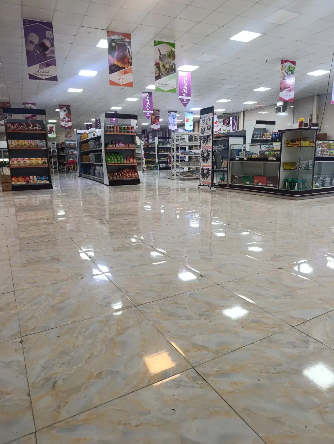 نیروی کار خانم|استخدام خدمات فروشگاه و رستوران|لردگان, |دیوار