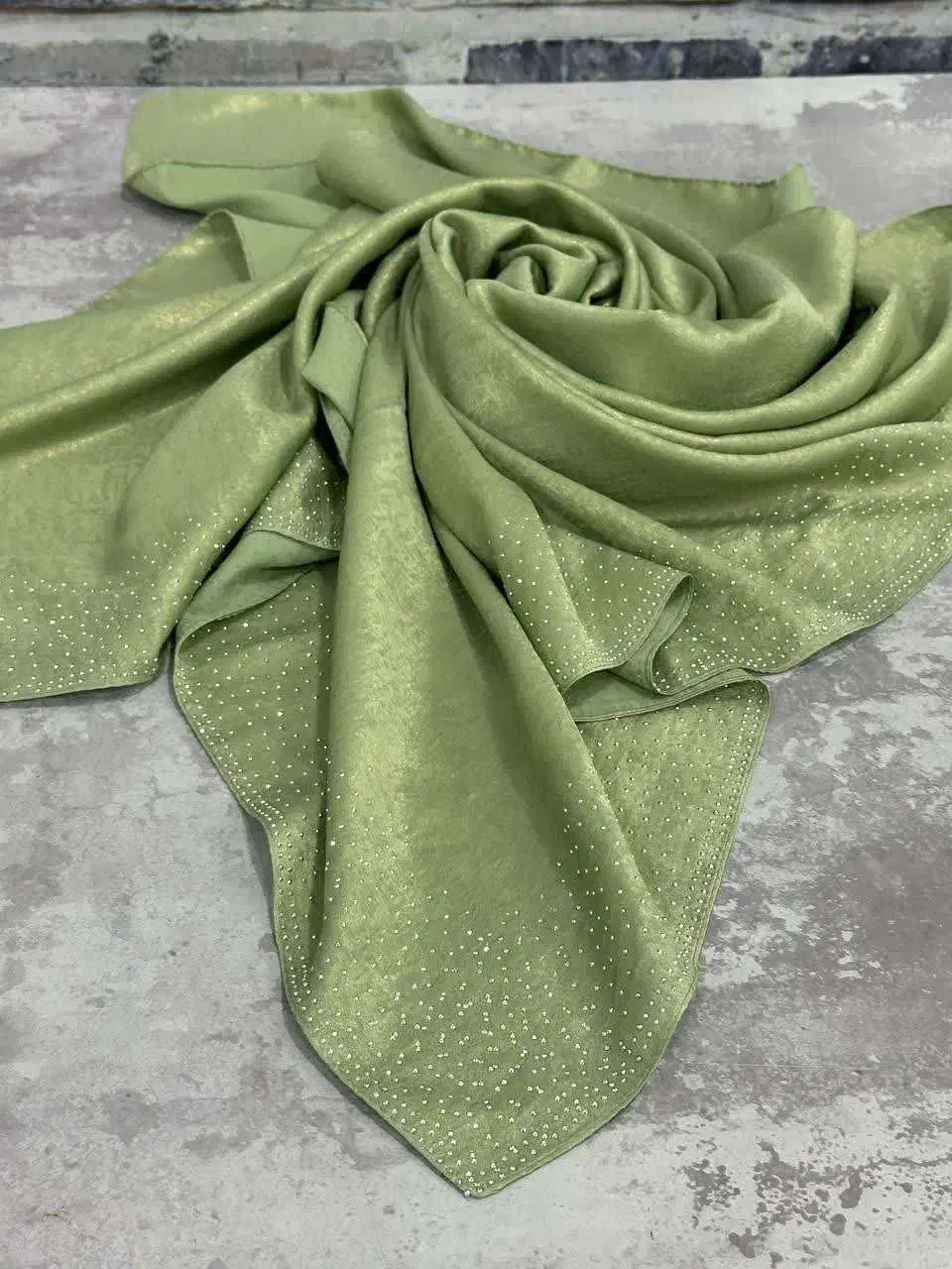 روسری مجلسی فلورانس دور نگین|لباس|لنجان, |دیوار