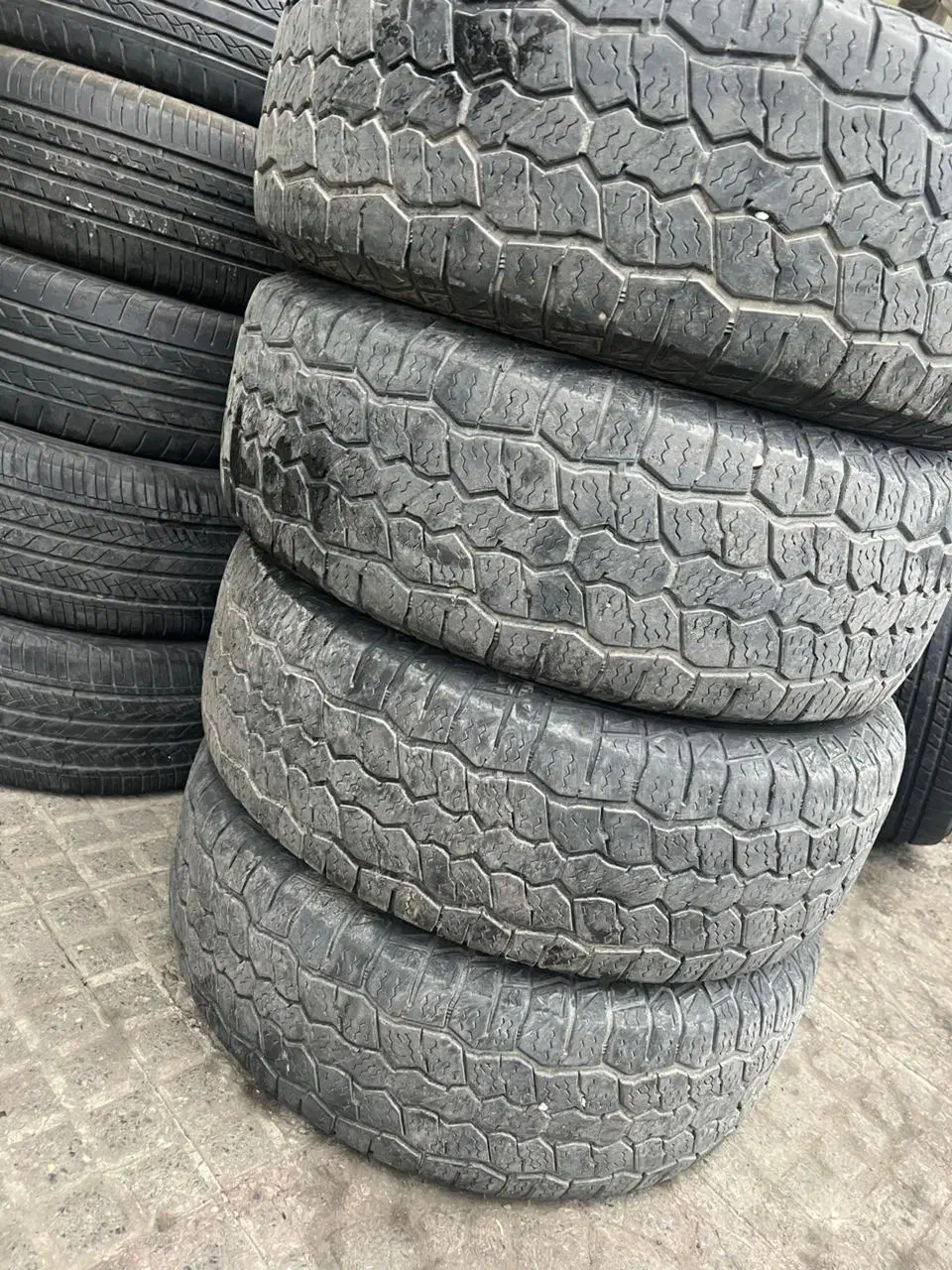 ۴ حلقه لاستیک رونیز و پاترول 245/70/16 سی درصد|قطعات یدکی و لوازم جانبی|تنکابن, |دیوار