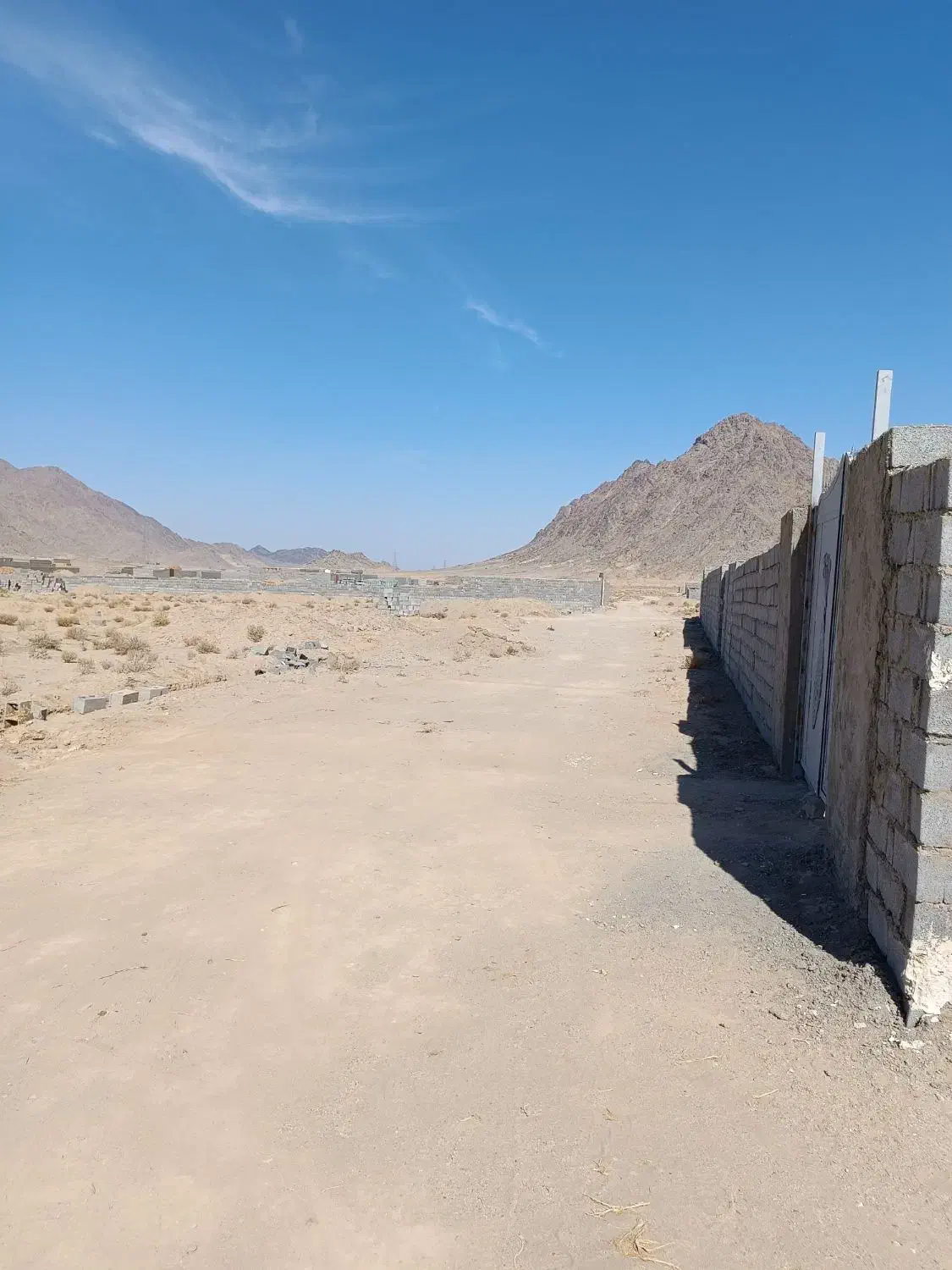 فروش فوری زمین روبرو منزلاب شهرک حسین اباد|فروش دفتر صنعتی، کشاورزی، تجاری|زاهدان, |دیوار