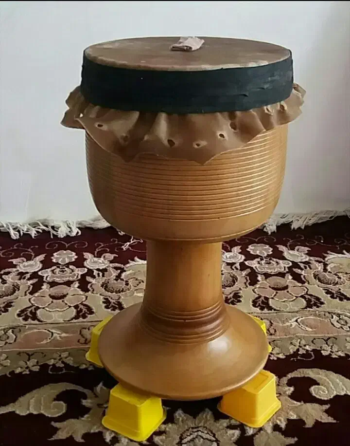 پوست انواع تنبک چوبی وفلزی|سازهای سنتی|گلپایگان, |دیوار