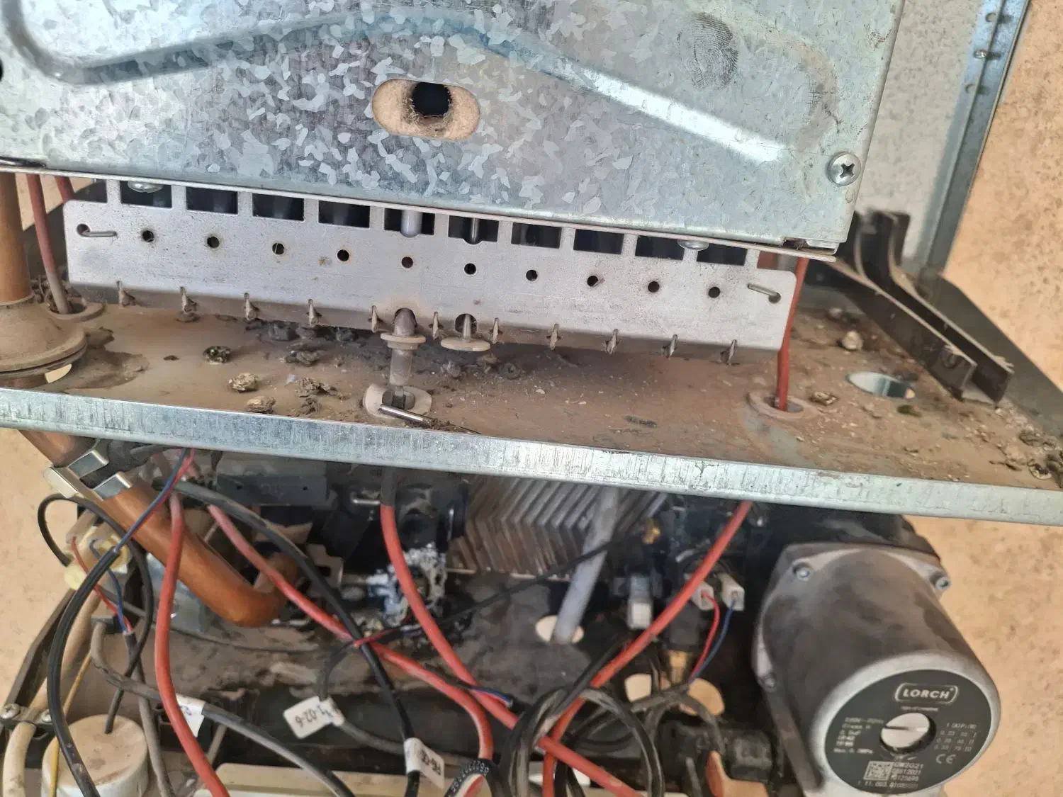 پکیچ بوتان. ایران رادیاتور. لورچ|آبگرمکن، پکیج، شوفاژ|هشتگرد, فاز ۲ مهستان|دیوار