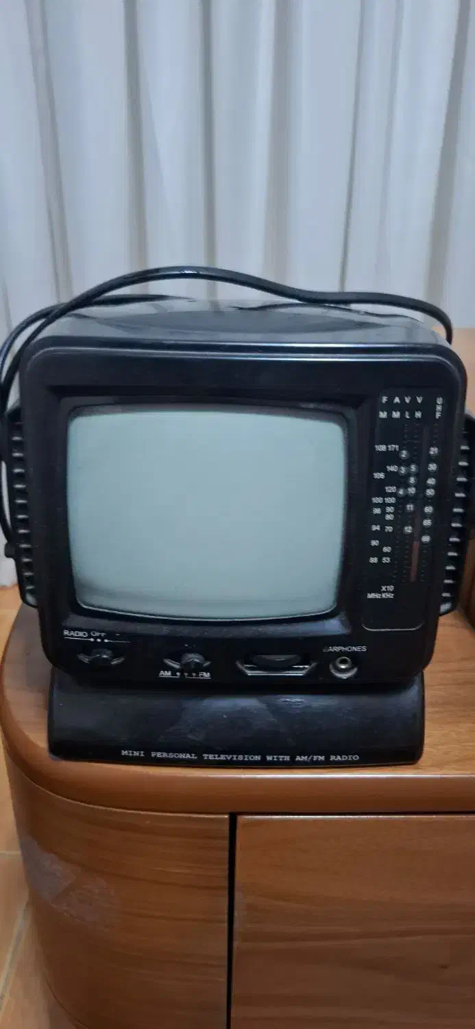 تلویزیون نوستالژی|تلویزیون و پروژکتور|رشت, گلسار|دیوار