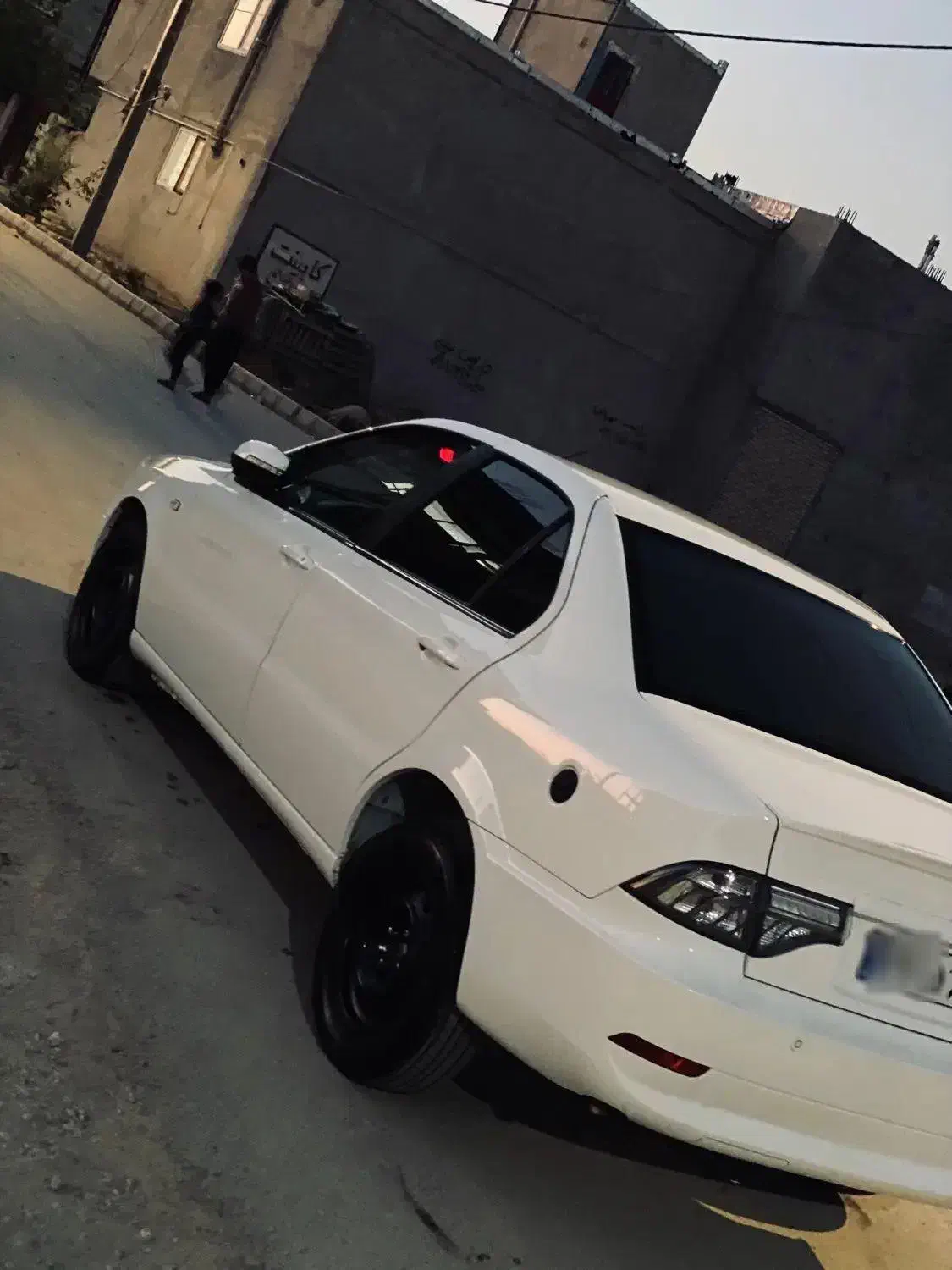 سورن مخزن بزرگ ۴۰۱|خودرو سواری و وانت|سرپل ذهاب, |دیوار