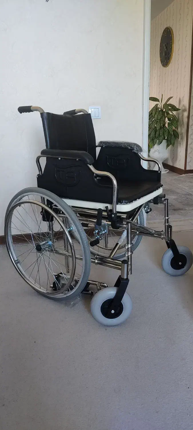 ویلچر لگن دار و حمامی|آرایشی، بهداشتی، درمانی|کرمانشاه, |دیوار