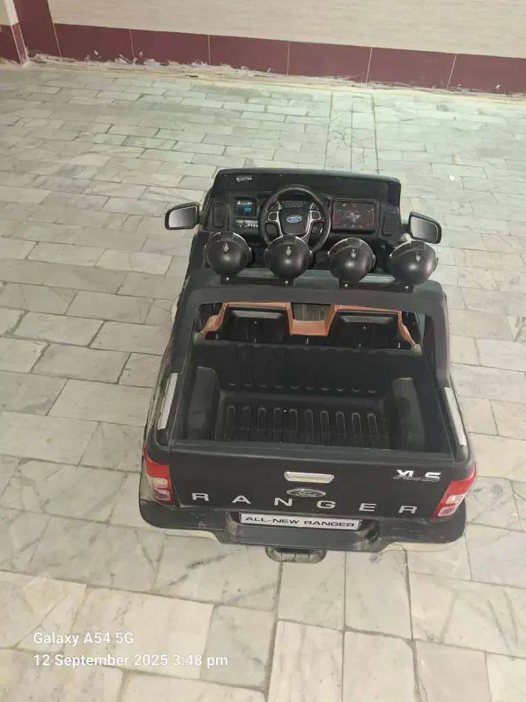 ماشین شارژی فورد کم کارکرد|اسباب‌بازی بچه|گلپایگان, |دیوار