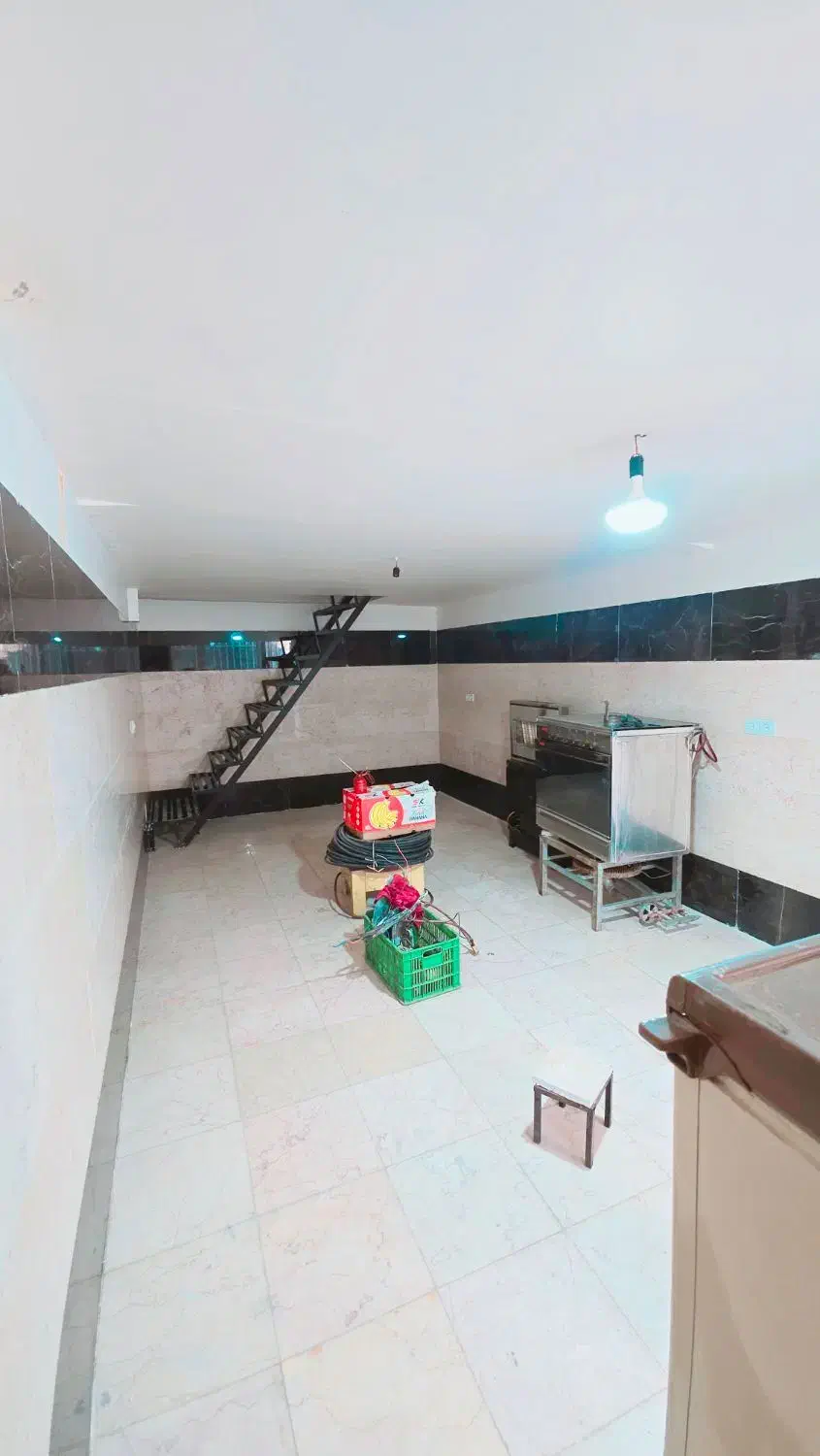 ۲۵ متر مغازه به اضافه ۵۰ متر انبار|اجارهٔ مغازه و غرفه|تهران, امیریه|دیوار