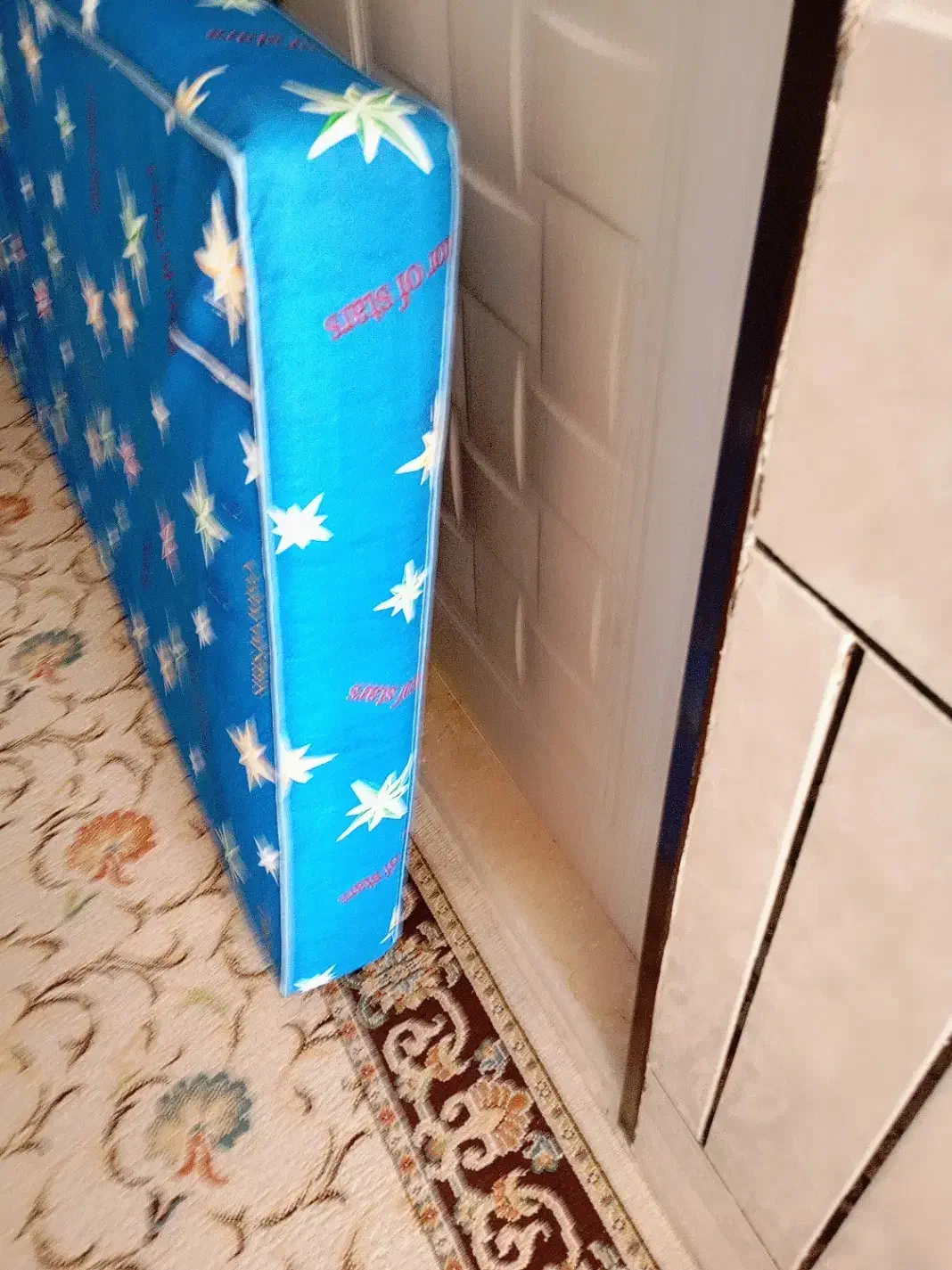 تشک فوم ابری تخت سده لنجان|تشک تختخواب|لنجان, |دیوار