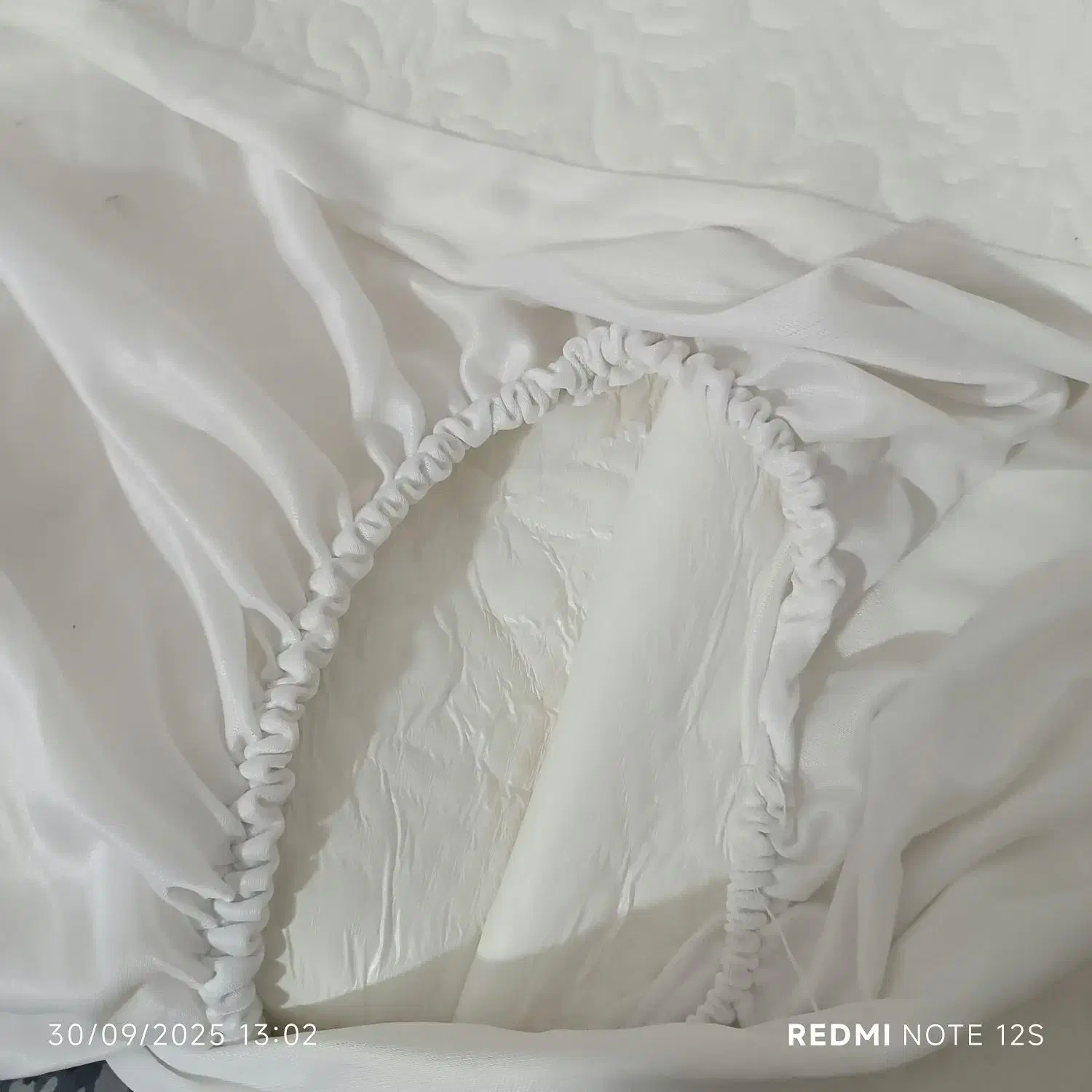 محافظ تشک تخت ضد آب دور کش|سرویس روتختی|قم, نیروگاه|دیوار