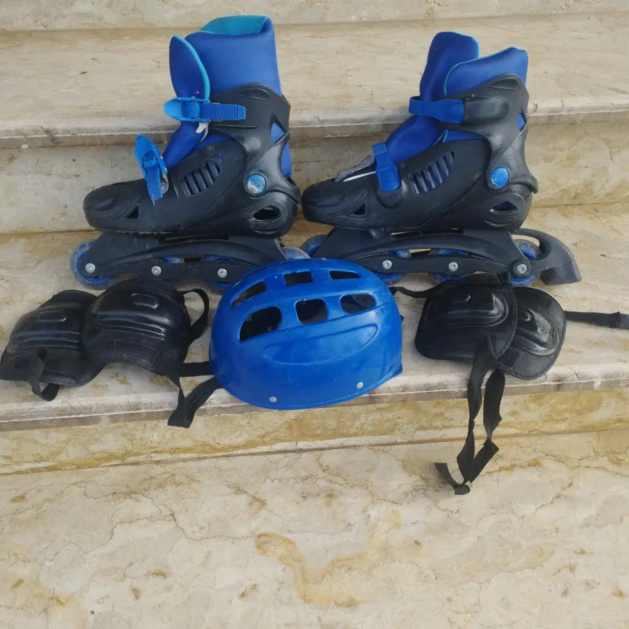 کفش اسکیت|دوچرخه، اسکیت، اسکوتر|فومن, |دیوار