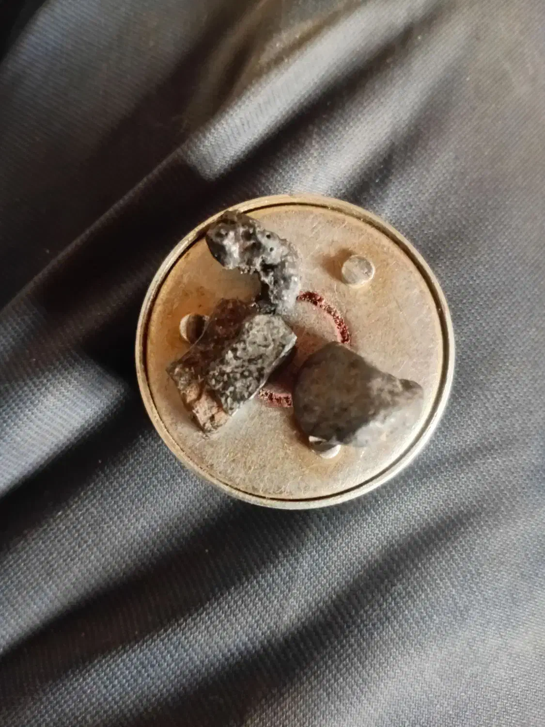 شهاب سنگ|کلکسیون اشیاء عتیقه|نهاوند, |دیوار