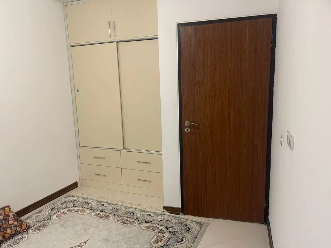 برج مجلل ۱۰۰ متر دو خواب طبقه ۱۱ فول امکانات