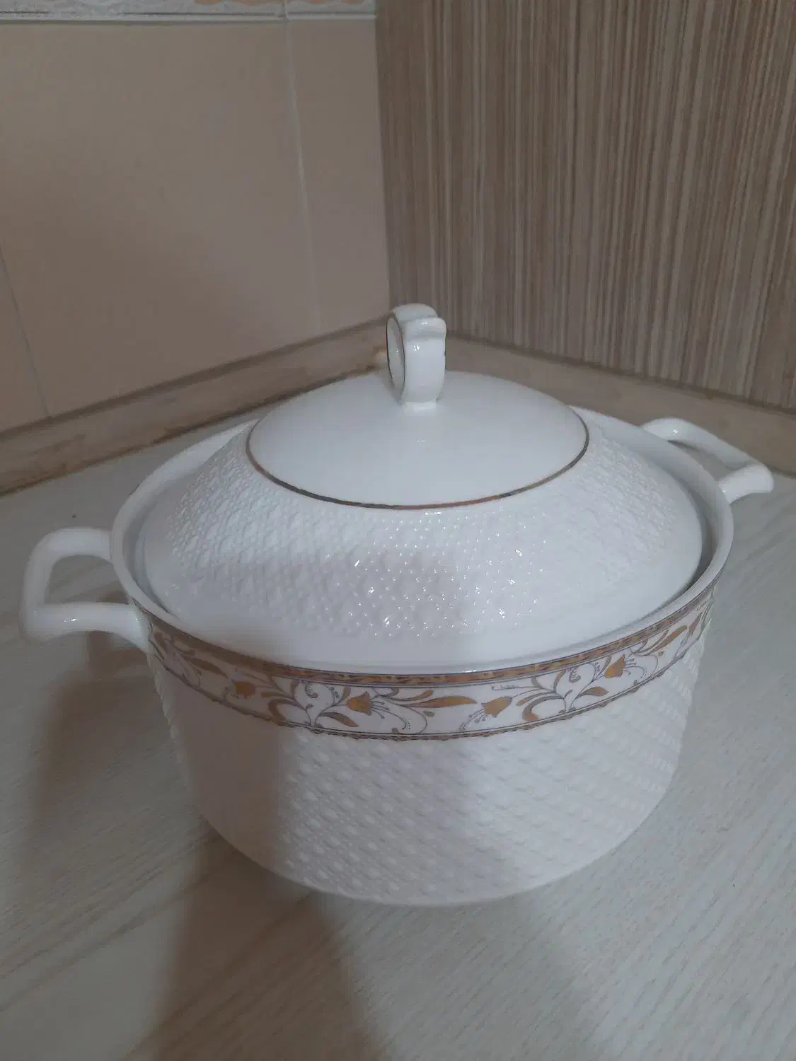 ظروف آشپزخانه|ظروف سرو و پذیرایی|میانه, |دیوار