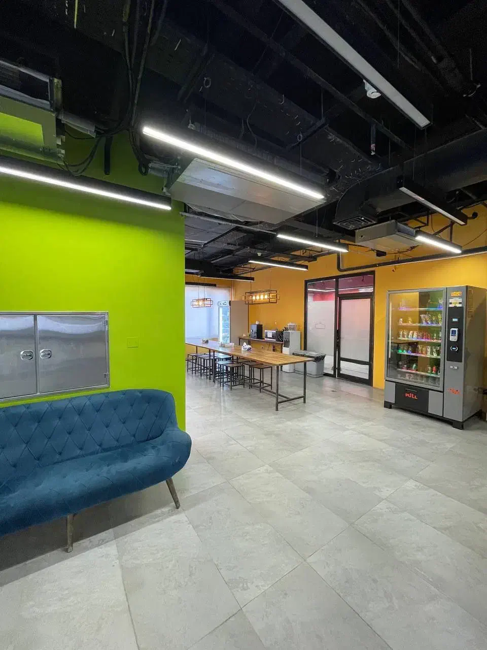 فضای کار اشتراکی کیهان|اجارهٔ کوتاهمدت دفتر کار و فضای آموزشی|قم, پردیسان|دیوار