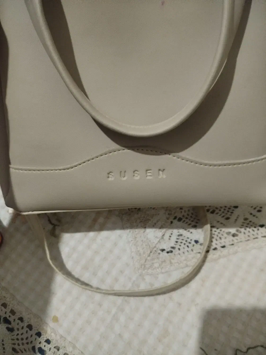 کیف|کیف، کفش، کمربند|الشتر, |دیوار