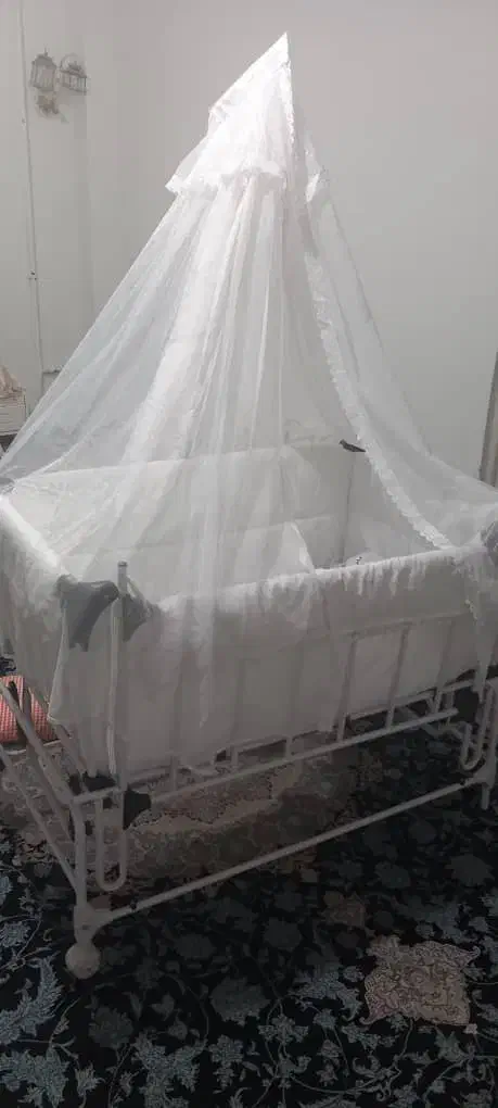 گهواره نوزاد|تخت و سرویس خواب|اصفهان, عطار نیشابوری|دیوار