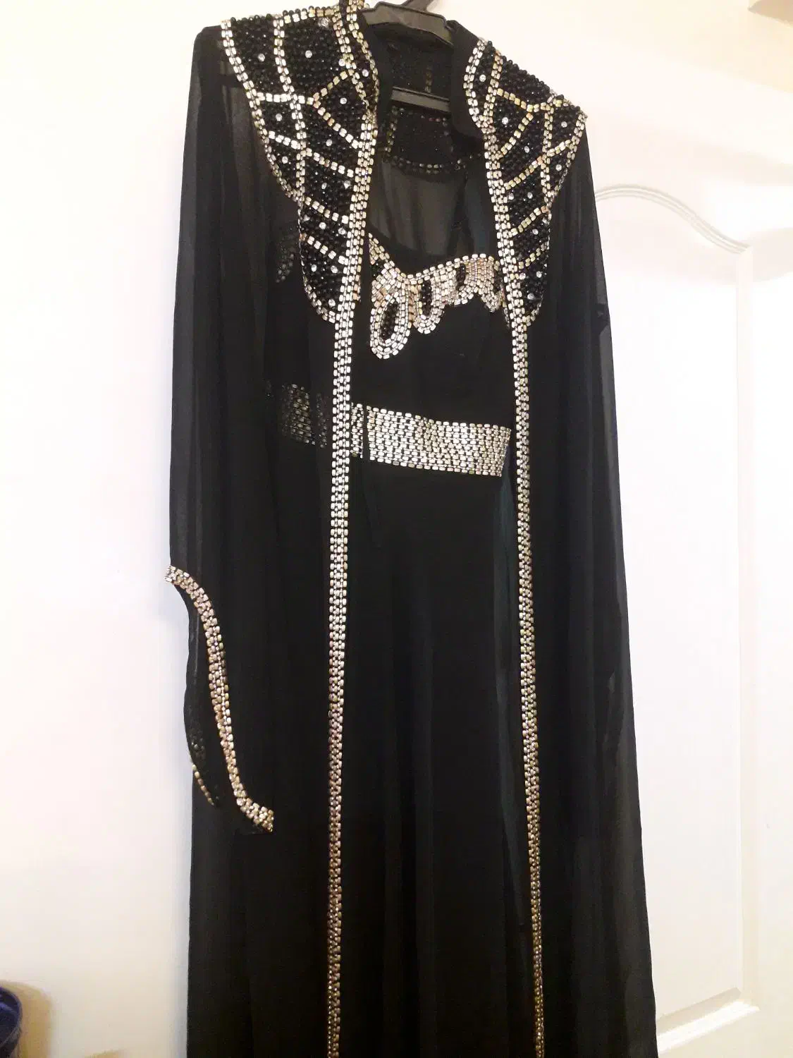 لباس مجلسی|لباس|پردیس, فاز ۱|دیوار