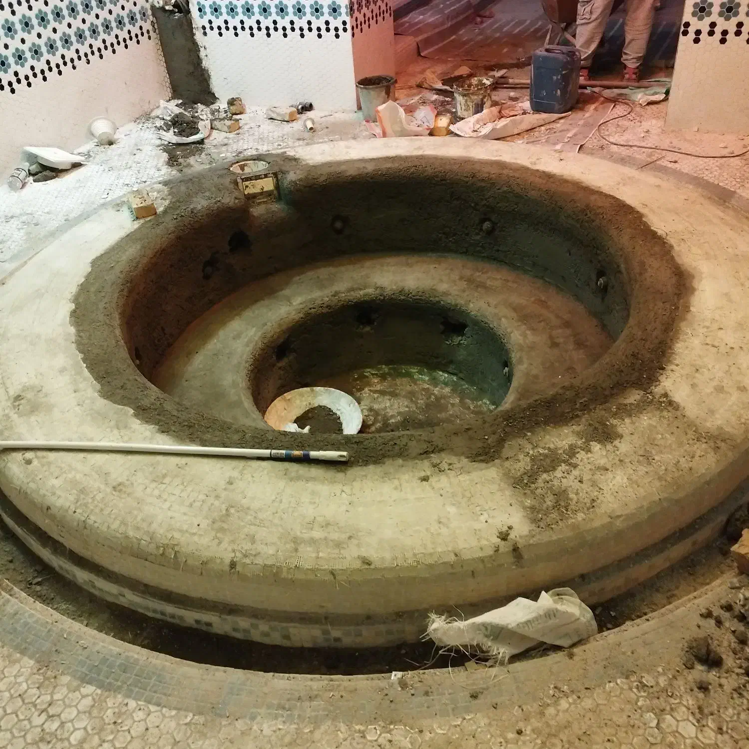 سیمانکاری،آببندی و کاشیکاری استخر|خدمات پیشه و مهارت|شهریار, شهریار|دیوار