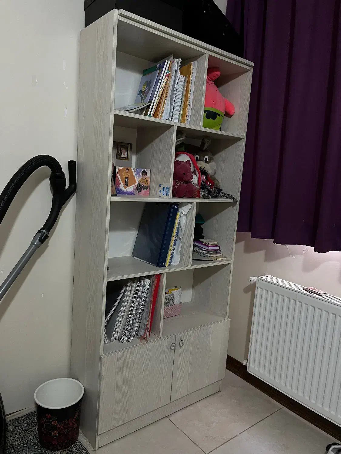 کتابخانه|کتابخانه، شلف، قفسه‌های دیواری|فولادشهر, B4|دیوار