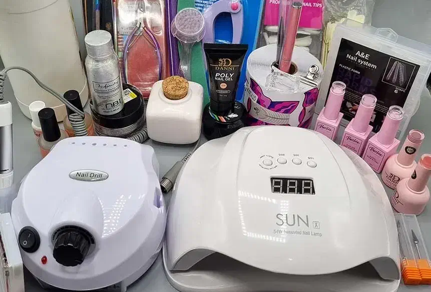 لوازم کاشت ناخن دست دوم در حد نو|آرایشی، بهداشتی، درمانی|یزد, |دیوار