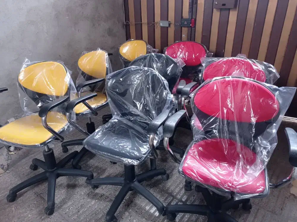 تولید و تعمیرات انواع صندلی های اداری|مبلمان اداری|گرگان, |دیوار