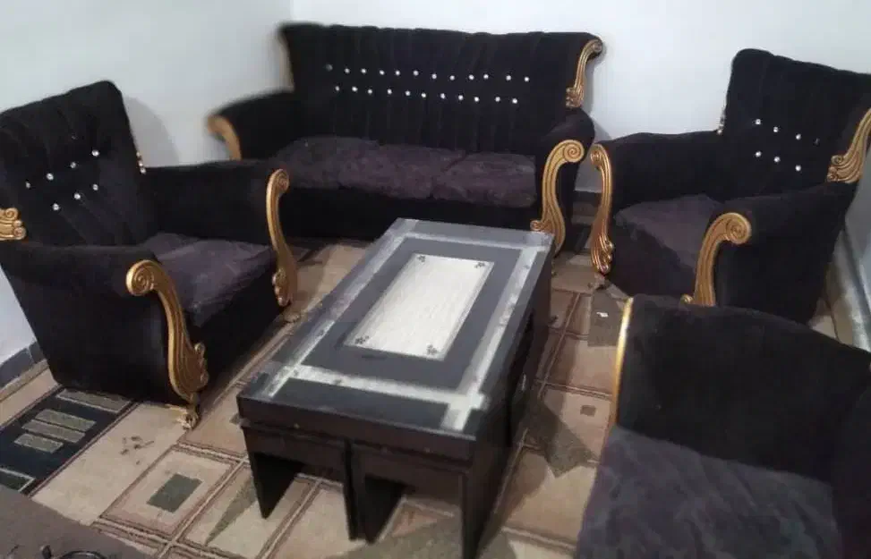 فروش یک دست مبل رویه مخمل قهوه ای|مبلمان خانگی و میز عسلی|اندیمشک, |دیوار