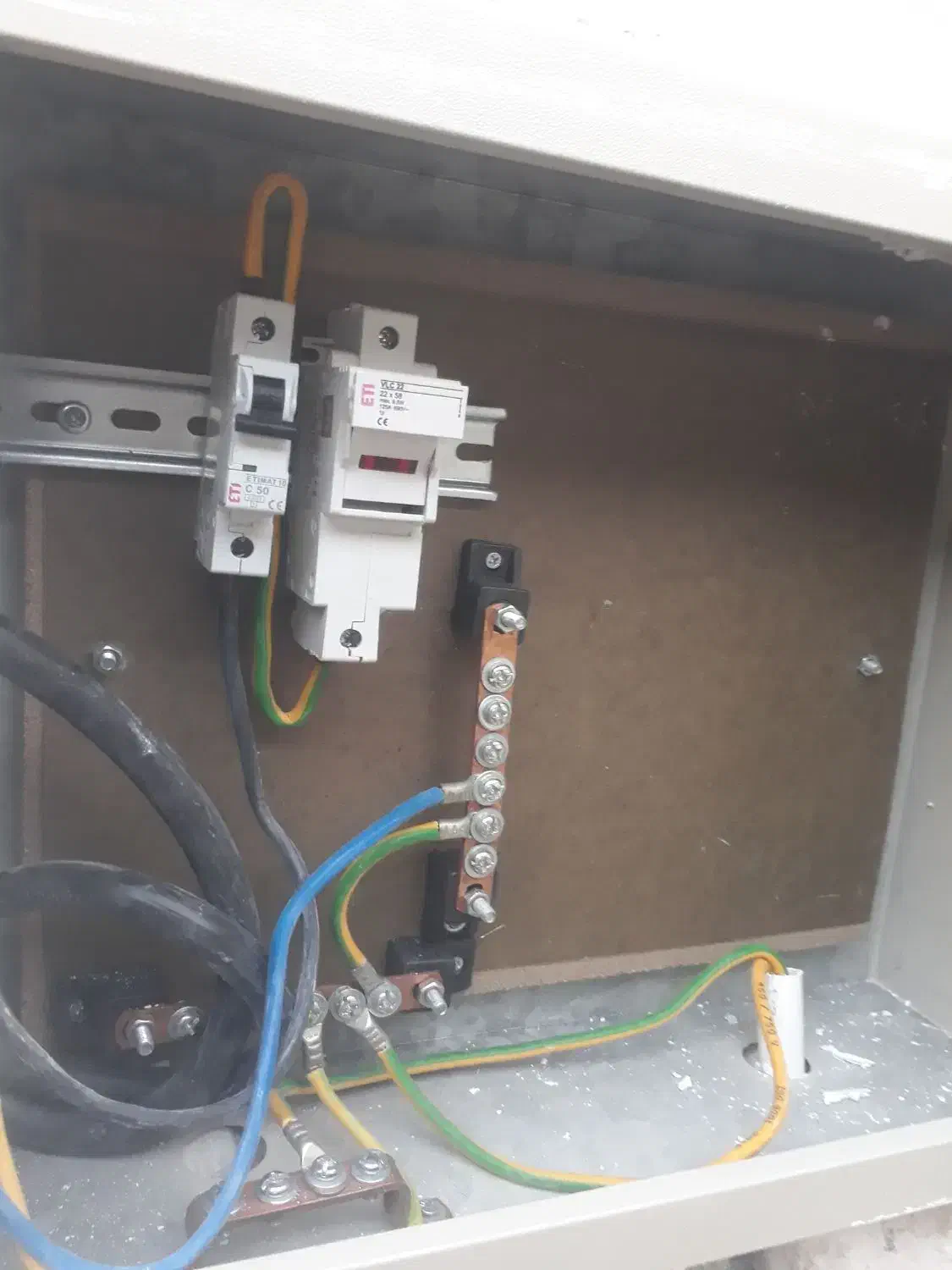 برقکاری و لوله کشی|خدمات پیشه و مهارت|بندر امام خمینی, |دیوار