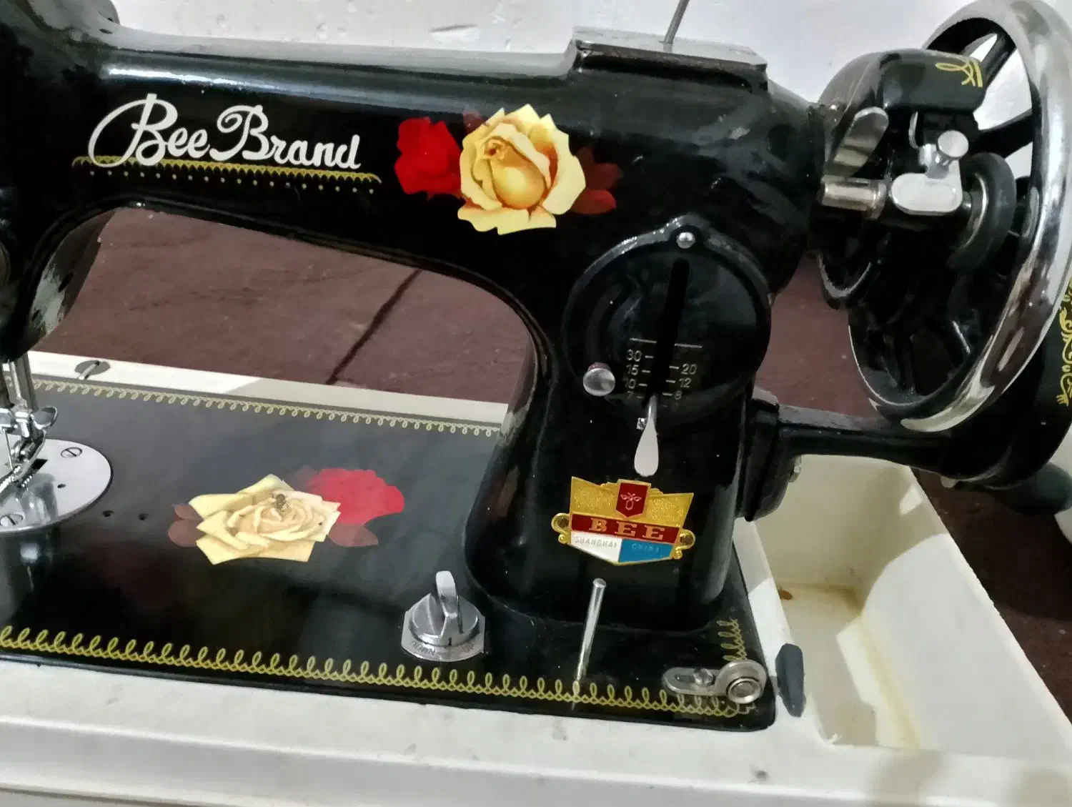 چرخ خیاطی معمولی و گل|چرخ خیاطی و ریسندگی|گالیکش, |دیوار