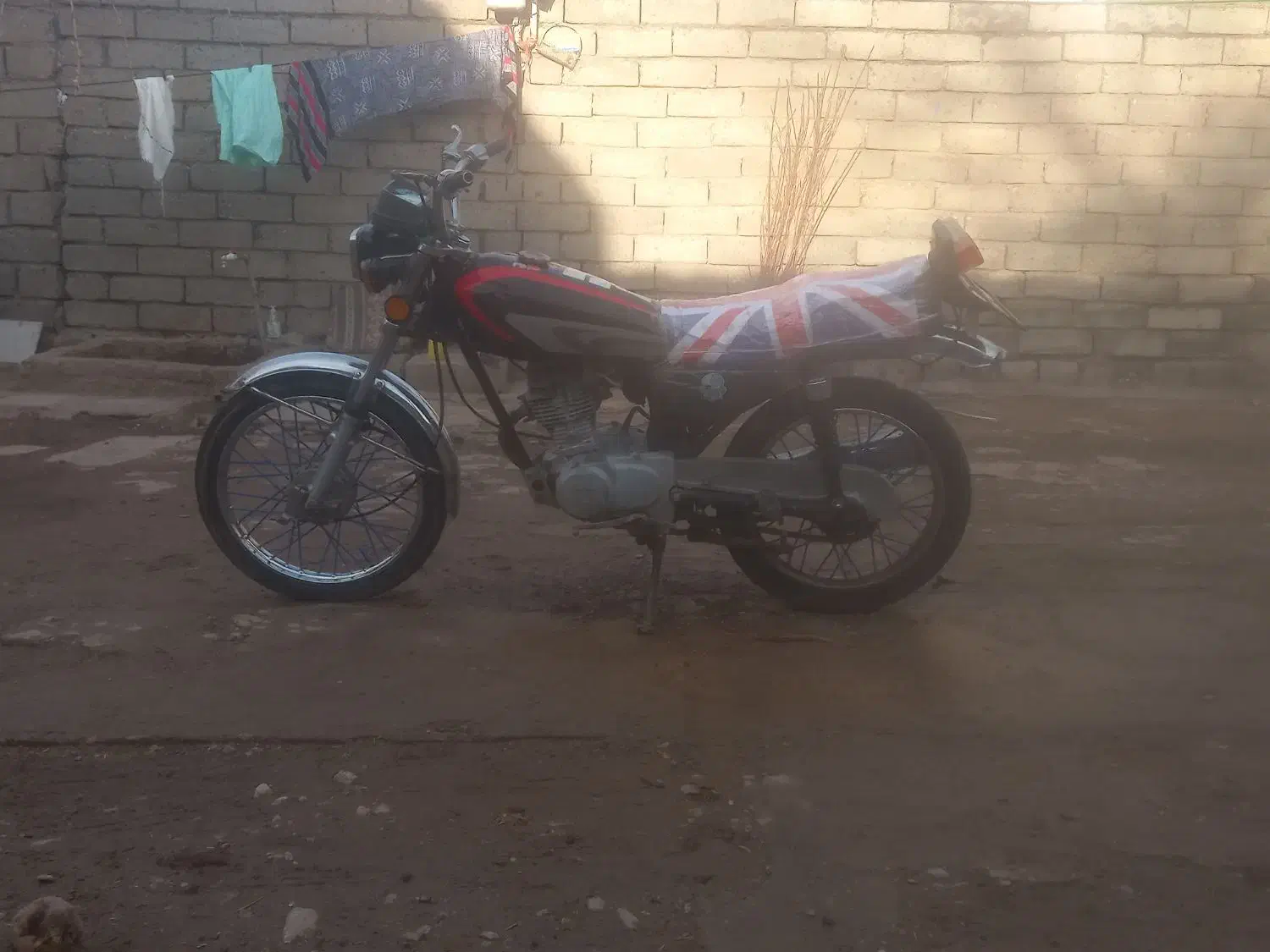 موتورمزایده|موتورسیکلت|صحنه, |دیوار