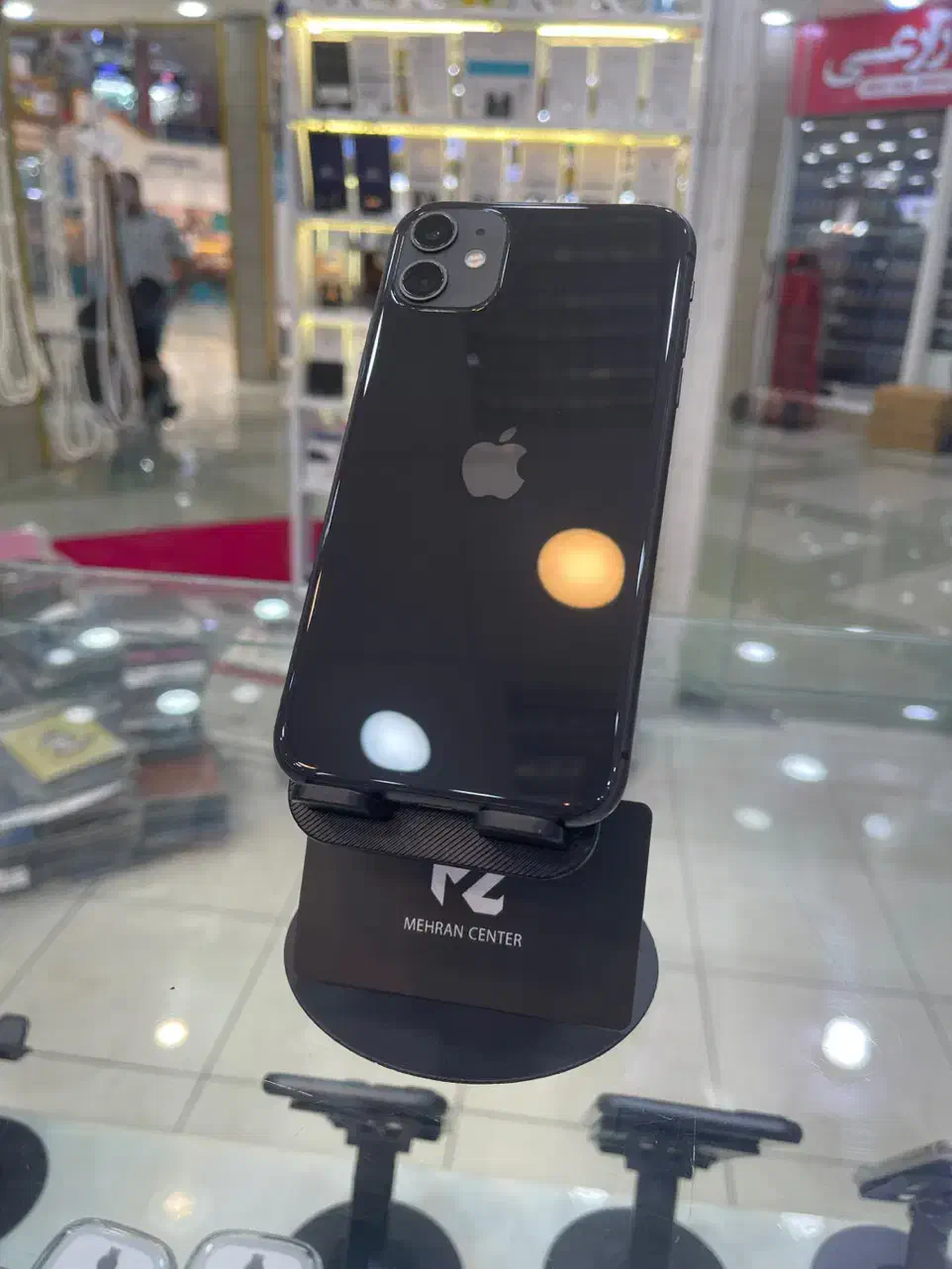 آیفون ۱۱ نرمال ۱۲۸ بدون تعمیر و نقطه|موبایل|شیراز, زند|دیوار