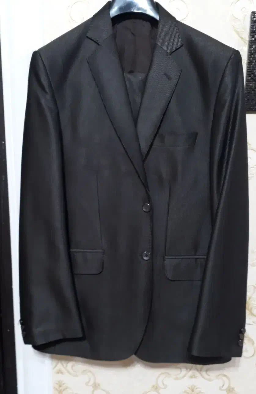 کت شلوار تک کت|لباس|رشت, باهنر|دیوار