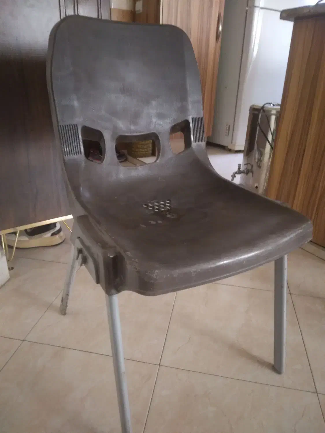 صندلی|میز و صندلی غذاخوری|تهران, نیروی دریایی|دیوار