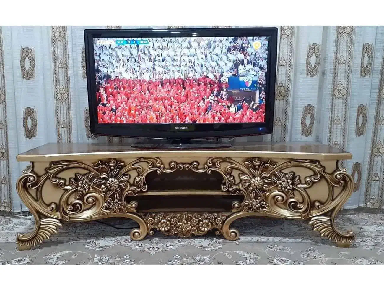 میز تلوزیون چوبی مدل خفاشی رنگ طلایه پتینه شده|میز تلویزیون|تهران, تهرانپارس غربی|دیوار