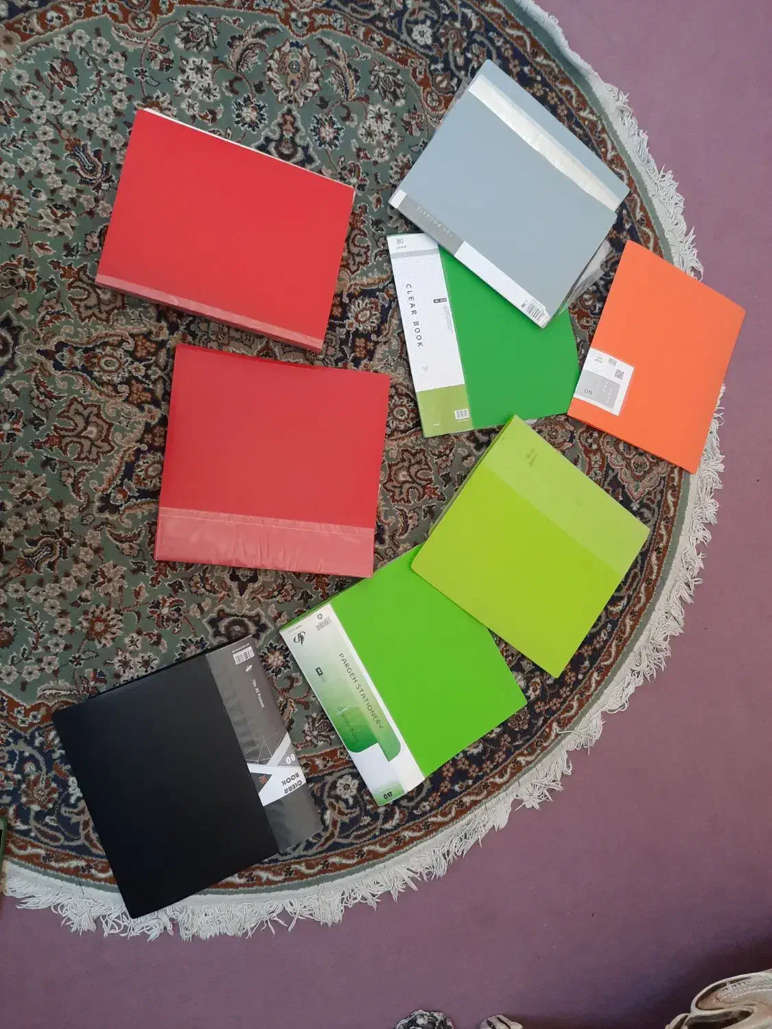 تعدادی کِلِربوک حدود بیست عدد.|لوازم التحریر|فردیس, شهرک شهید حسینی|دیوار