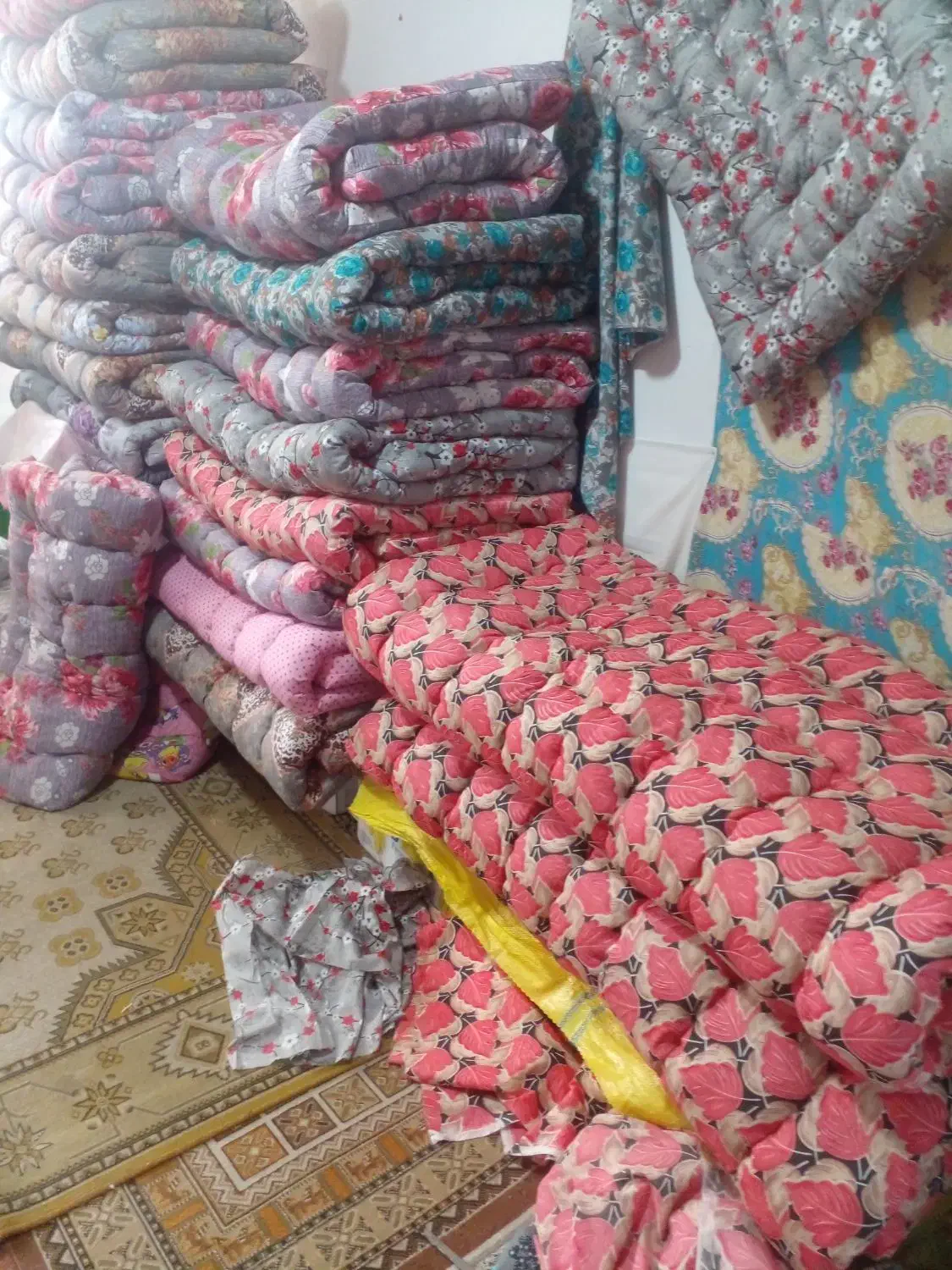 لحاف دوزی نقش افرین ( بالش تشک )|رختخواب، بالش، پتو|فومن, |دیوار