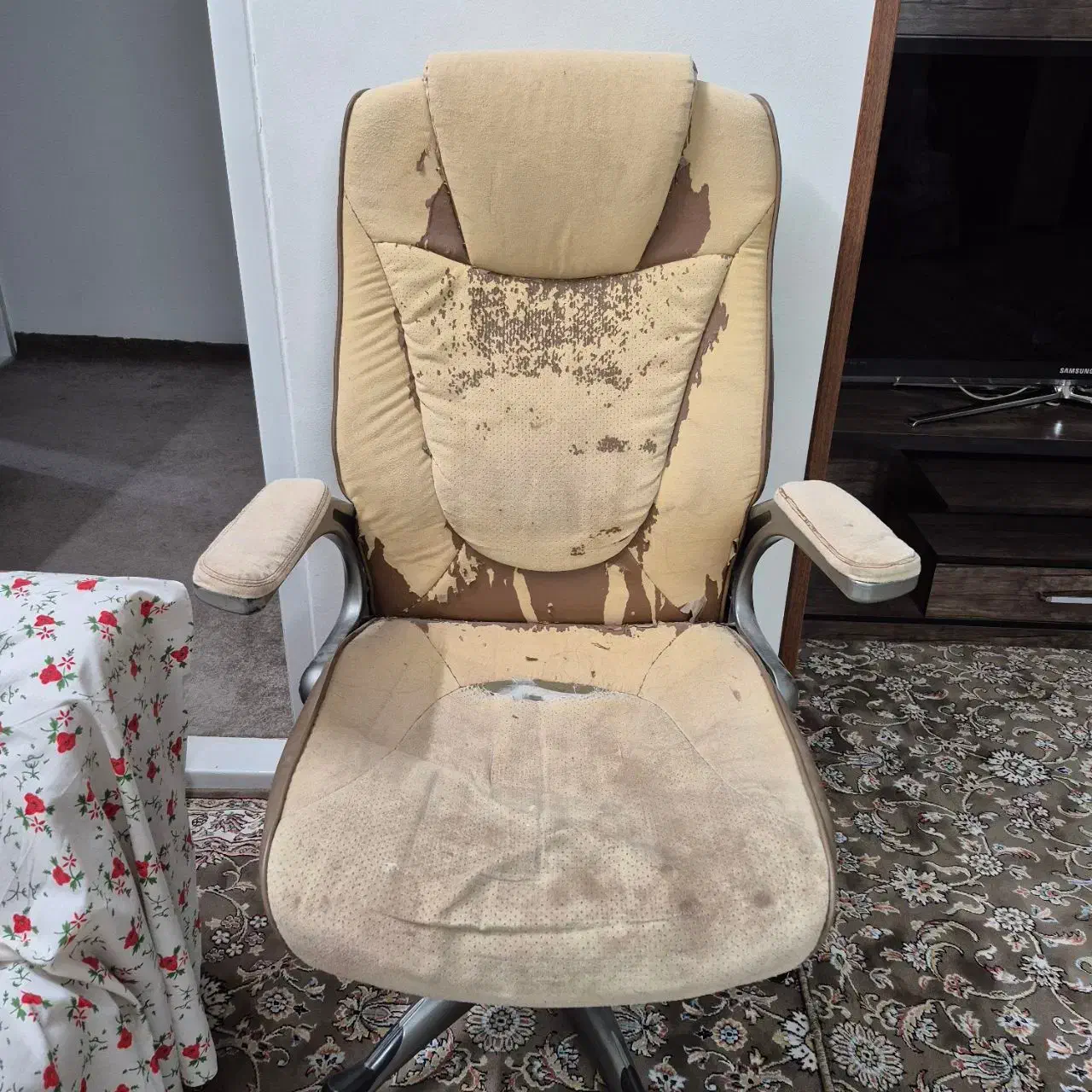 مبلمان دست دوم ، صندلی اداری ، میز تلفن|مبلمان خانگی و میز عسلی|حمیدیا, |دیوار