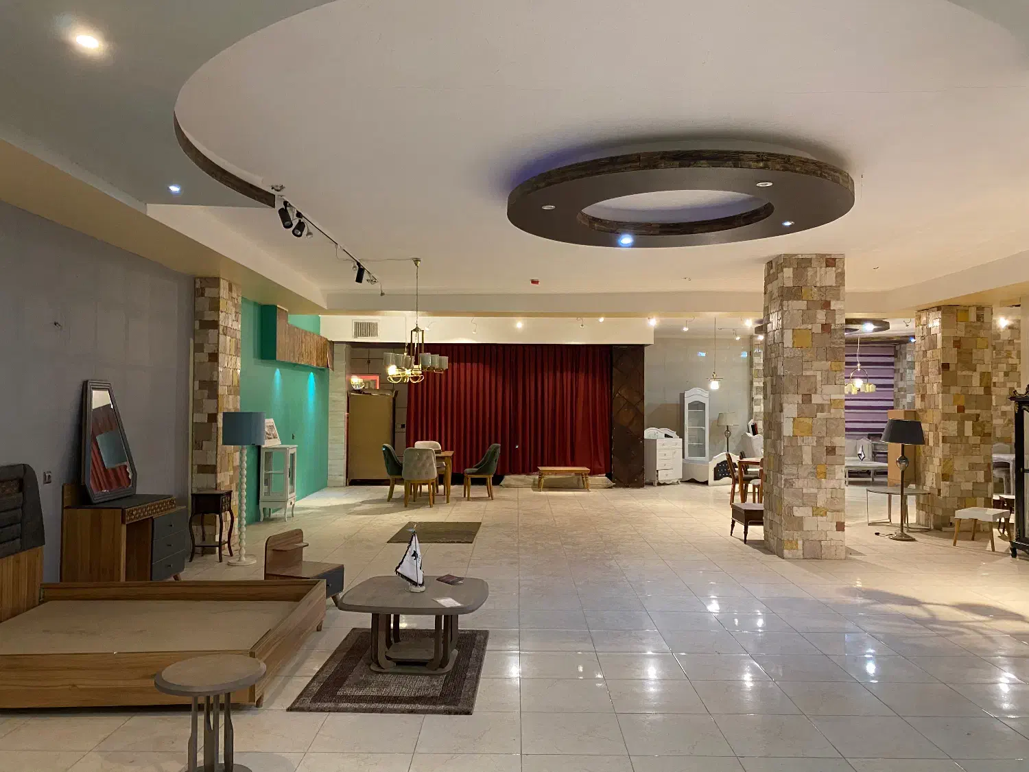 رهن  اجاره|اجارهٔ مغازه و غرفه|شاهین‌شهر, حافظ جنوبی|دیوار