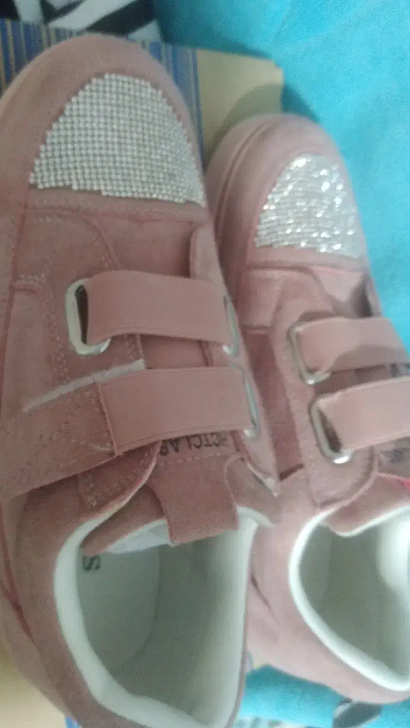 کفش اسپرت مجلسی|کیف، کفش، کمربند|پیشوا, |دیوار