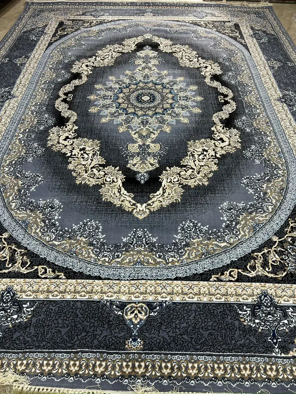 فرش طرح ۷۰۰ شانه|فرش|تربت جام, المهدی|دیوار