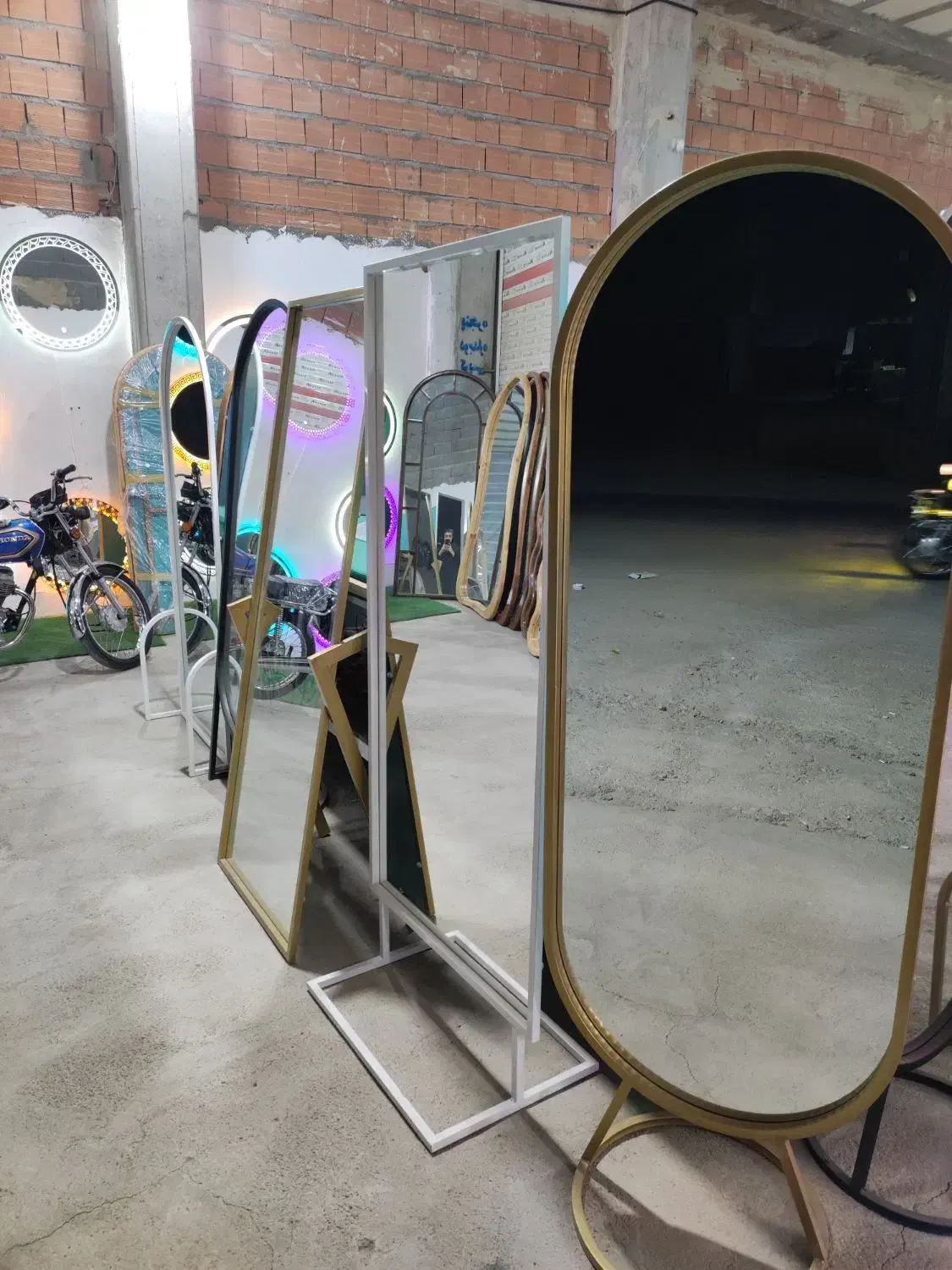 آینه قدی ایستاده فلزی|آینه|ارومیه, |دیوار